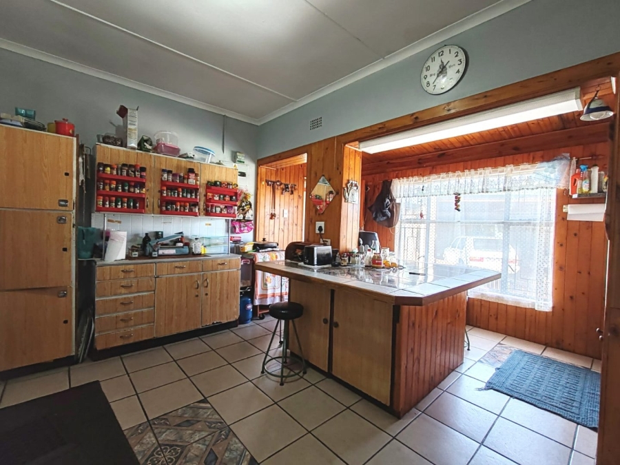 5 Bedroom Property for Sale in Hartenbos Central Western Cape